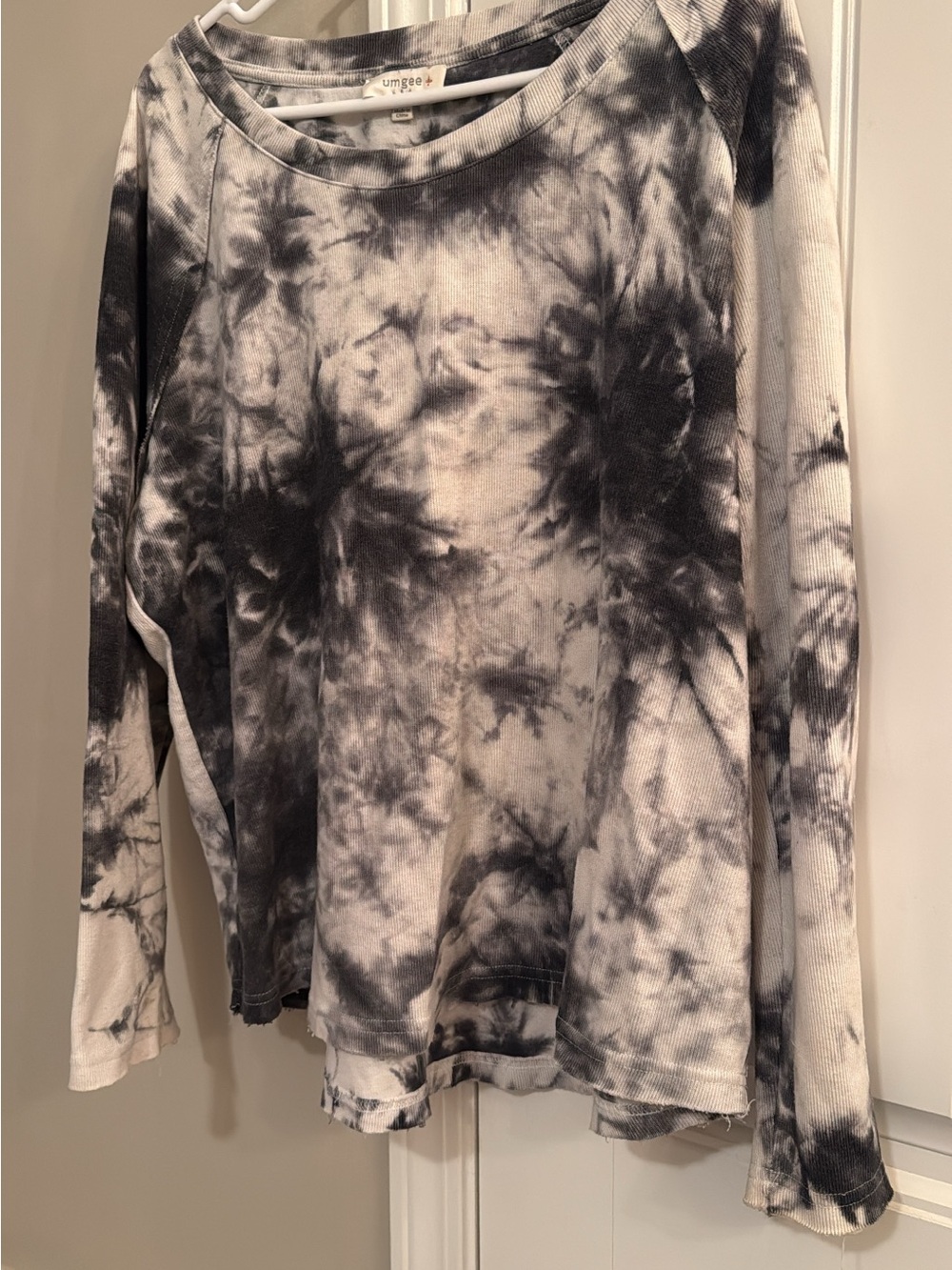 Umgee Black & White Tie-Dye Long Sleeve Knit Top